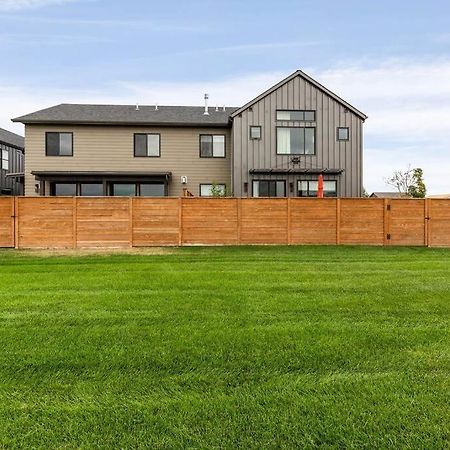 Luxury Townhome On The Park With Bridger Mtn Views Bozeman Exterior foto